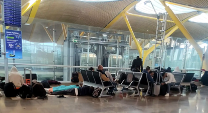 Inmigrantes hacinados en la T4 del Aeropuerto de Adolfo Suárez-Madrid Barajas