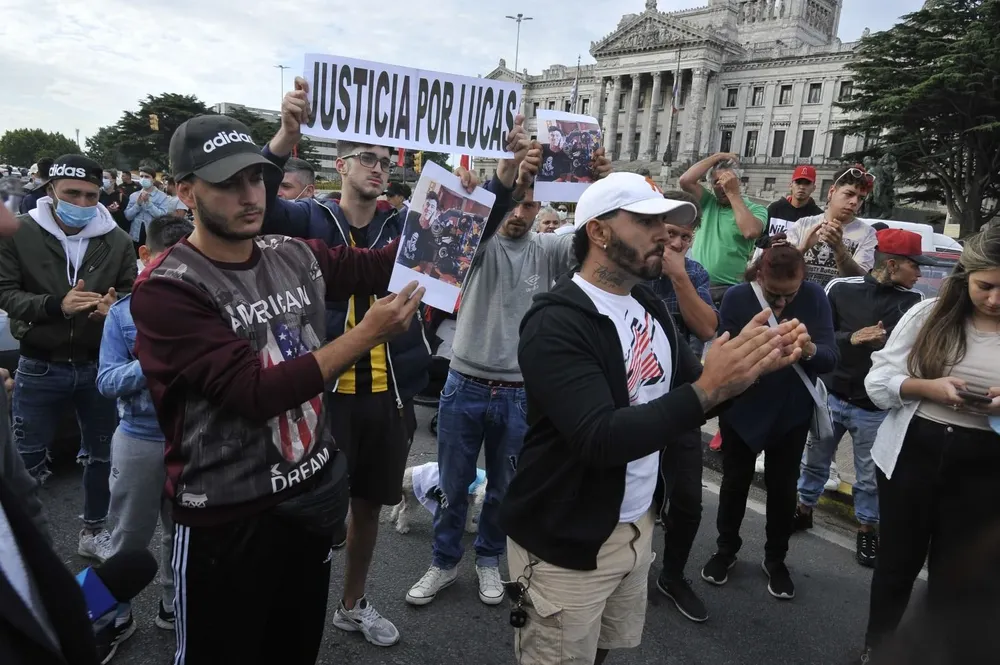 Sus allegados se manifestaron este miércoles frente al Palacio Legislativo