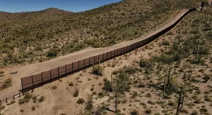 despues de la paz, el muro vuelve a enfrentar a eeuu y mexico