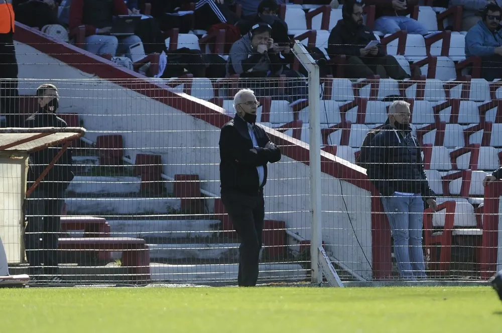 Durante el partido vio amarilla