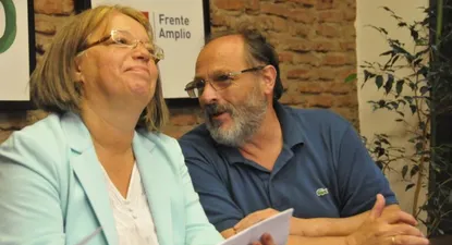 socialistas proponen aplicar un impuesto exclusivo para politicos