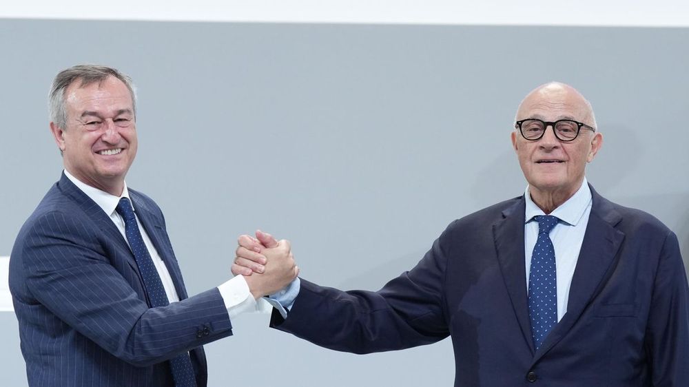 En Sabadell reconoieron que no esperaban una victoria tan contundente sobre el BBVA. Se la deben a ese universo atomizado de accionistas pequeños pero leales que siguieron al pie de la letra lo que les dijo el consejo del banco. En la foto, el consejero delegado, César González-Bueno (izquierda) y el presidente, Josep Oliú (derecha).