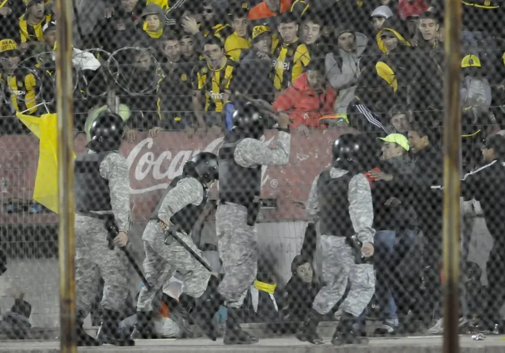 Los incidentes en la Ámsterdam en el último clásico