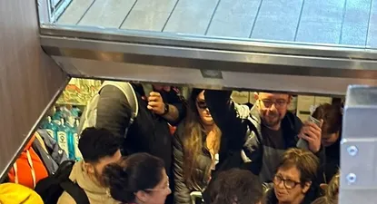 Javier Milei llegó a Uruguay en buque a las 10:30 de la mañana