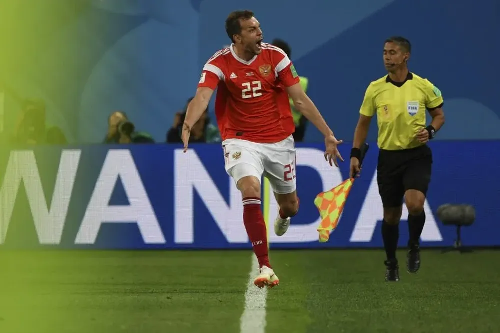 Dzyuba, el tanque ruso festeja su gol contra Egipto