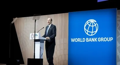 Axel van Trotsenburg, director gerente senior del Banco Mundial, presenta el informe sobre migración y desarrollo