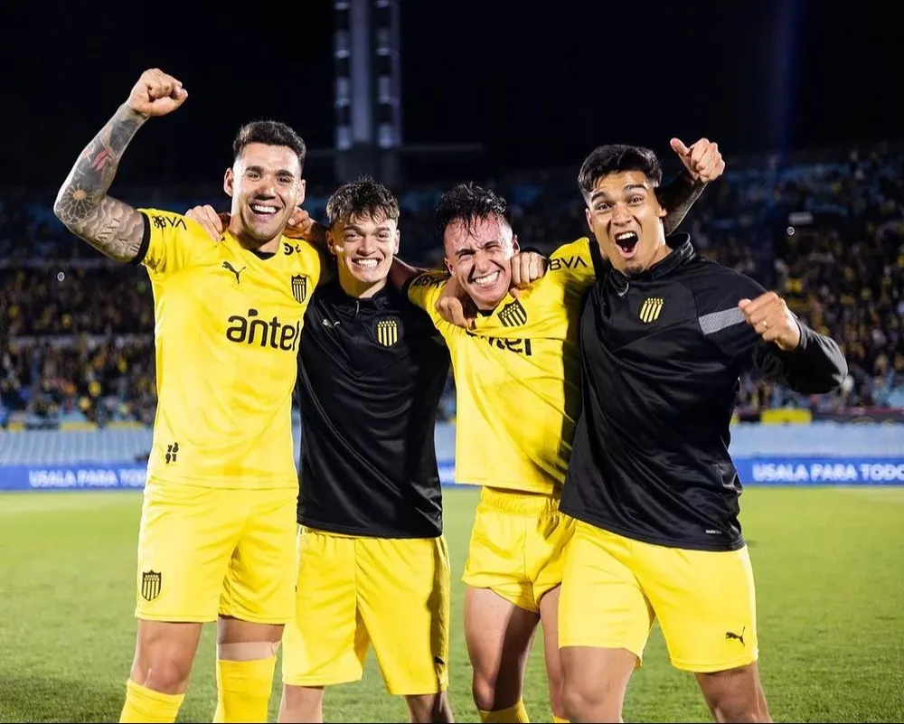 José Neris, Valentín Rodríguez, Franco González y Matías Arezo celebraron el triunfo de Peñarol ante Liverpool
