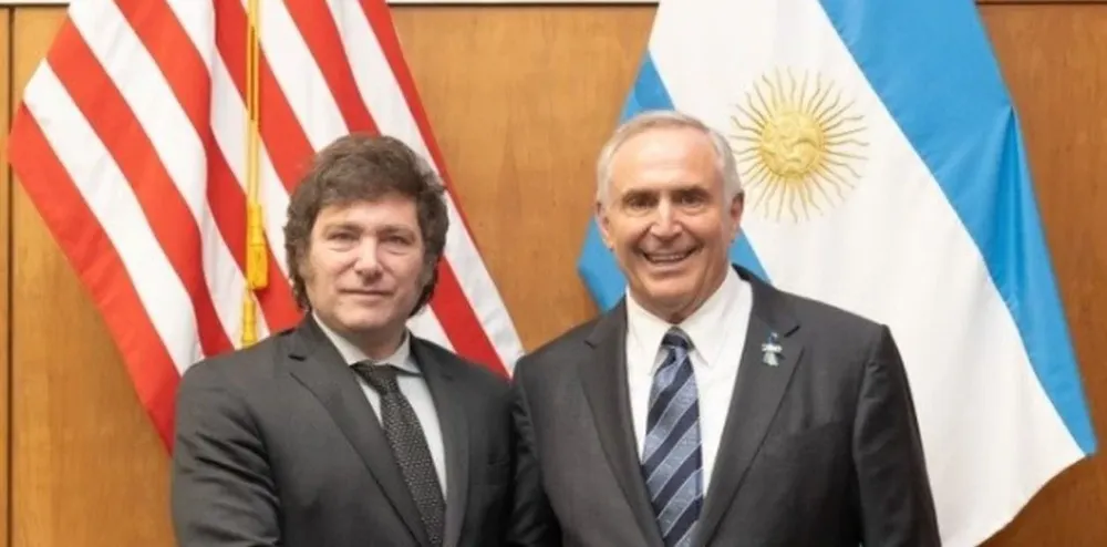 El presidente electo y el embajador de Estados Unidos