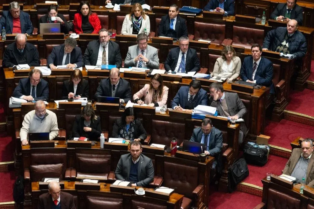 Interpelación al MSP y ASSE en el Parlamento