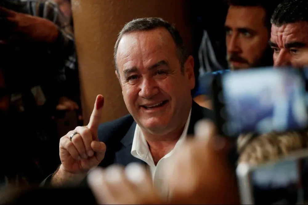 El expresidente guatemalteco Alejandro Giammattei, sancionado por “corrupción”.