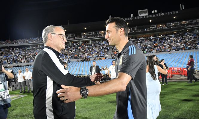 Marcelo Bielsa y Lionel Scaloni