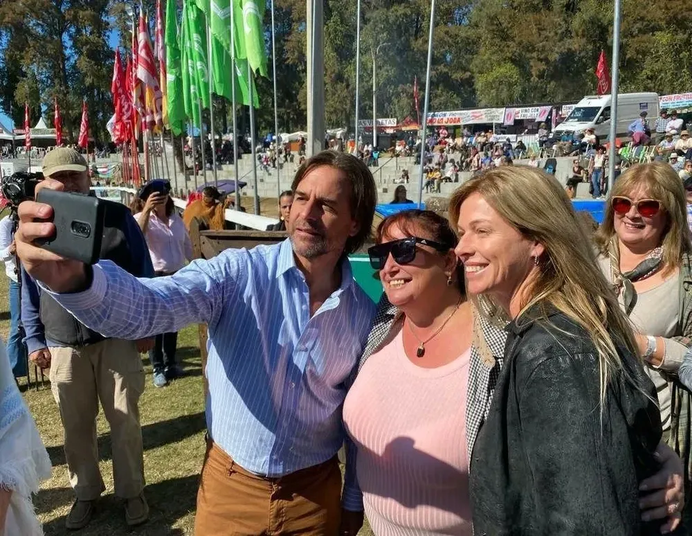 Lorena Ponce de León y Luis Lacalle Pou en el festival de Minas y Abril