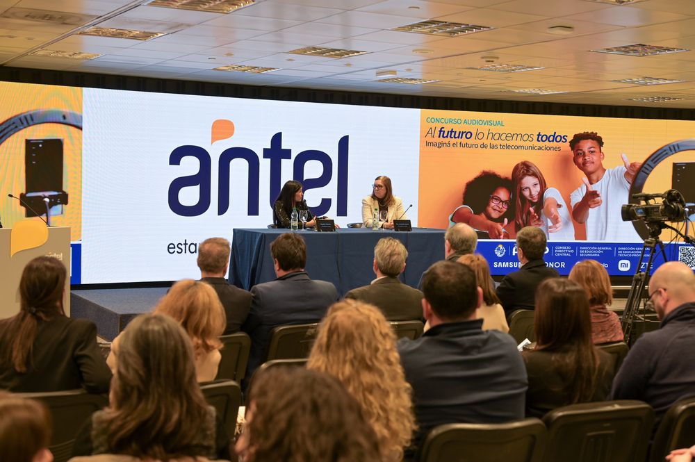 Presentación del concurso Al futuro lo hacemos todos