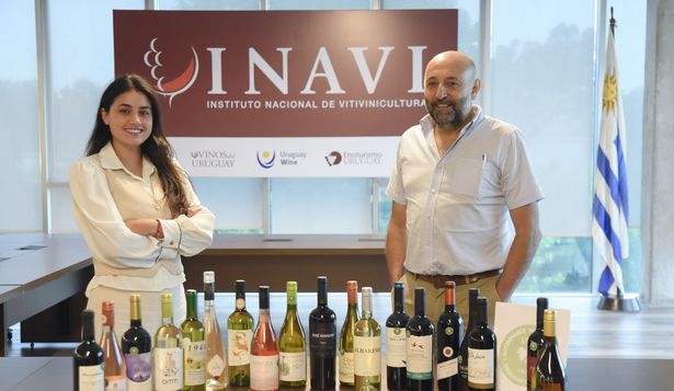 Agustina Clara, Ing. Agrónoma y Eduardo Félix, asesor técnico de INAVI.&nbsp;