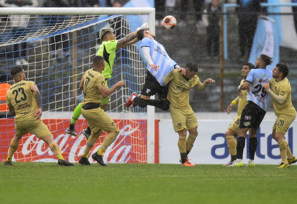 Cerro vs Peñarol