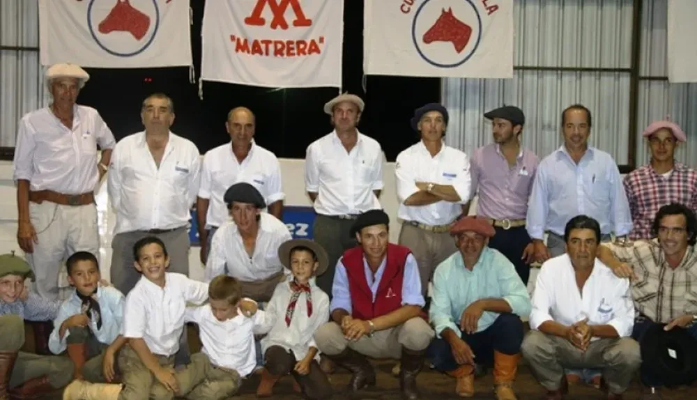Integrantes de Valdez y Cía y de las cabañas vendedoras