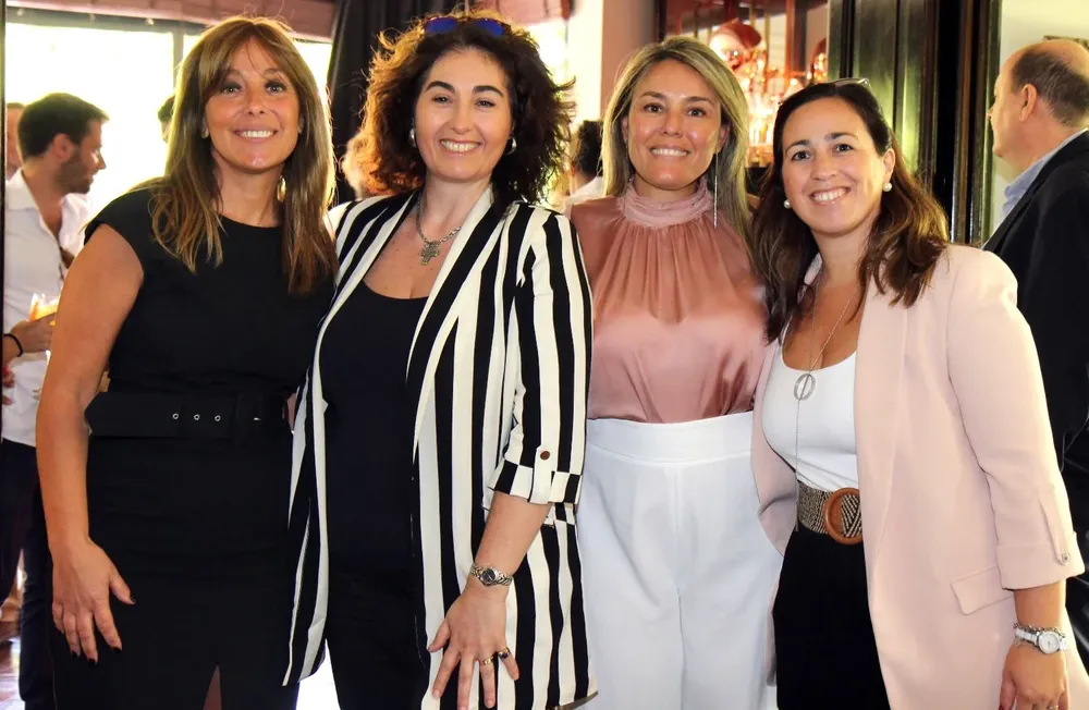 Claudia Raveca, Patricia Borno, Victoria Pedrina y Lucia Fernández