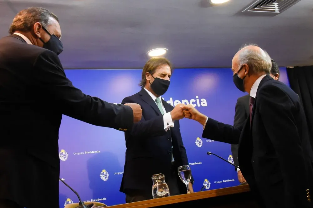 Lacalle Pou y García encabezaron la conferencia de prensa