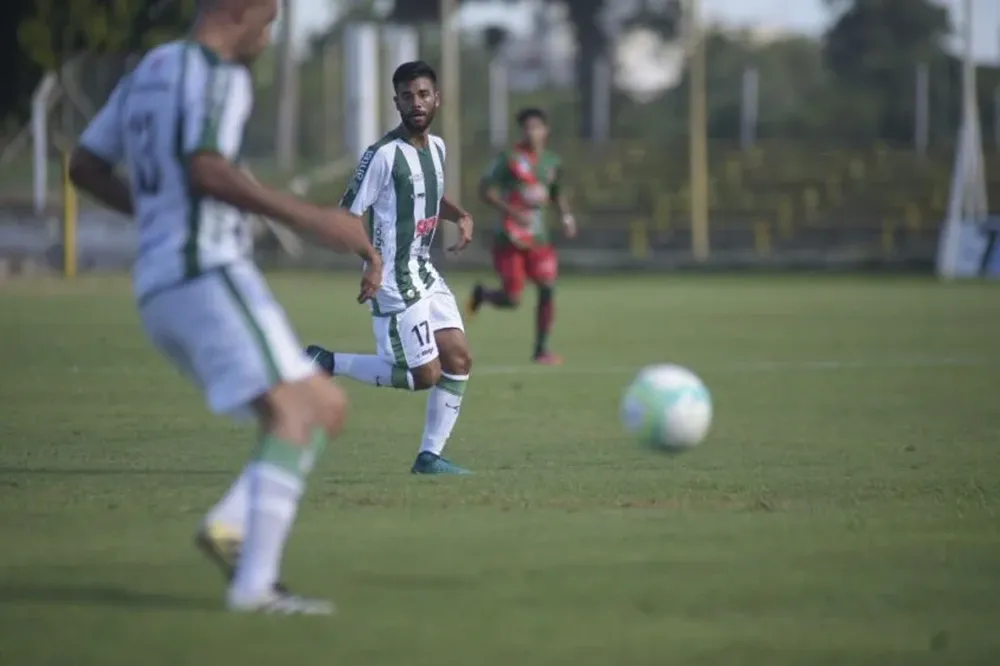 Boston River ante Racing en el Nasazzi