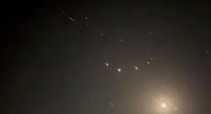 El cielo de Israel surcado por misiles de Irán.