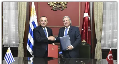 Cancilleres tras firmar el acuerdo de libre comercio