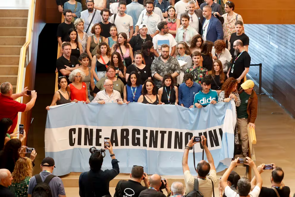 Reclamo a favor del cine argentino en San Sebastian.