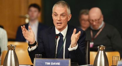 ¿Por qué dimitió el director de la BBC y qué ocurrió con la edición del documental sobre Trump?