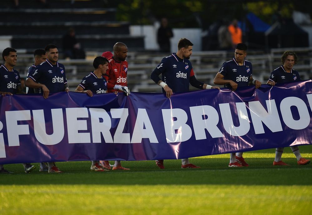 Pancarta para Bruno Arady, lesionado Pancarta para Bruno Arady, lesionado