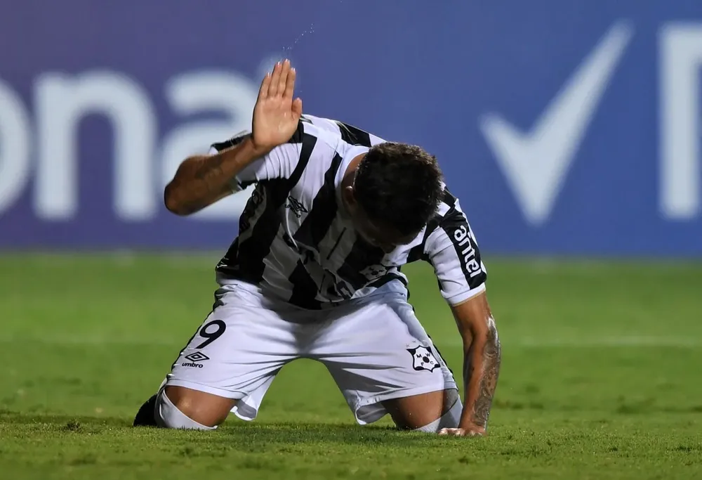 Mauro Méndez en el partido ante Bolívar