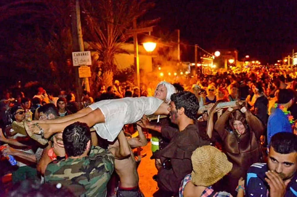 La Pedrera en pleno carnaval 2014