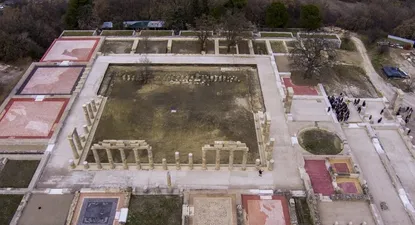 El complejo ocupa 15.000 metros cuadrados cerca de la localidad griega de Vergina.