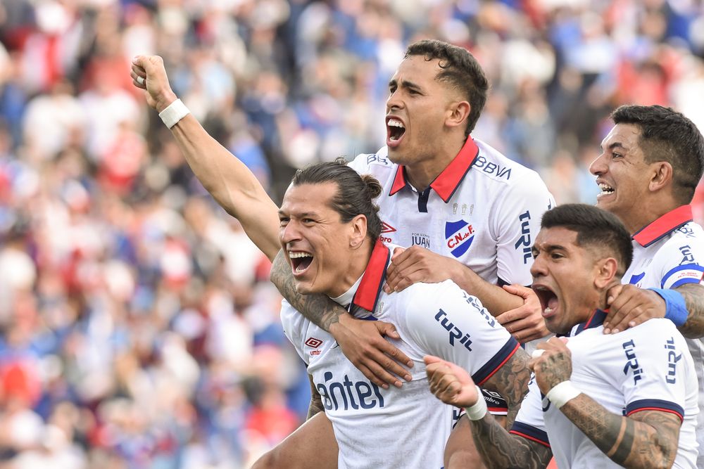 20241006 Festejo, Federico Santander, Christian Oliva, Antonio Galeano, Diego Polenta. Clásico Torneo Clausura 2024, Nacional vs Peñarol (35).jpg