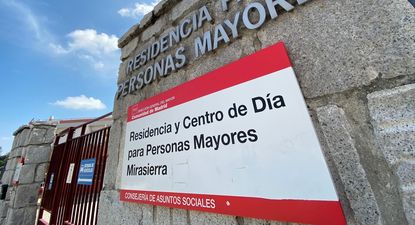 Entrada de la Residencia para Mayores DomusVi Mirasierra.