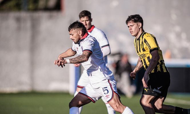 Clásico de Tercera división entre Nacional y Peñarol