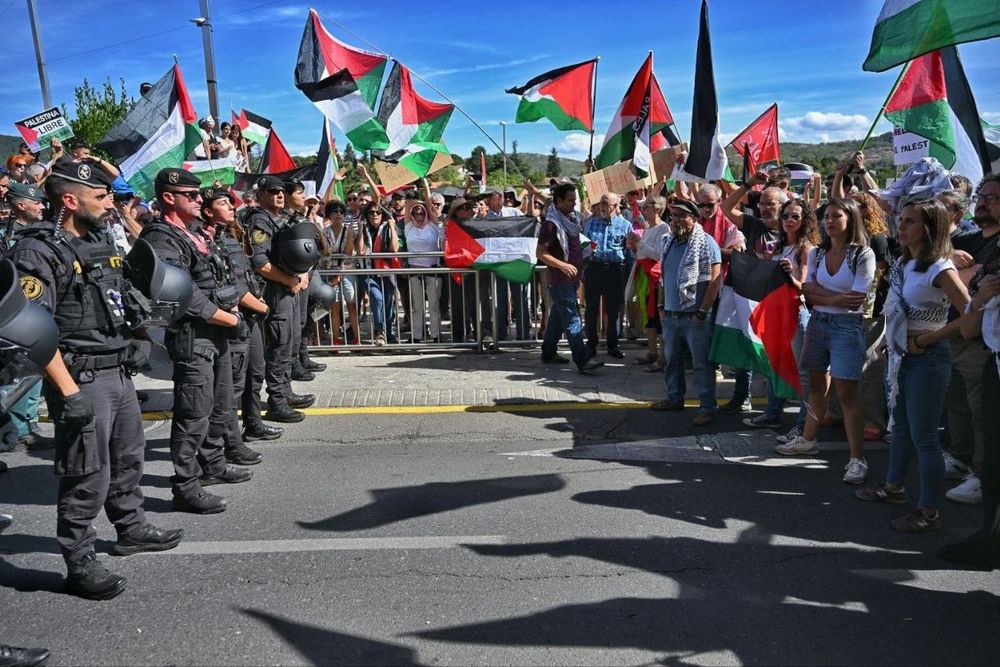EuropaPress_6951173_ione_belarra_irene_montero_junto_otros_integrantes_consejo_ciudadano