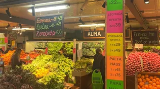 Algunos de los precios en el puesto Alma Natural, en el MAM.
