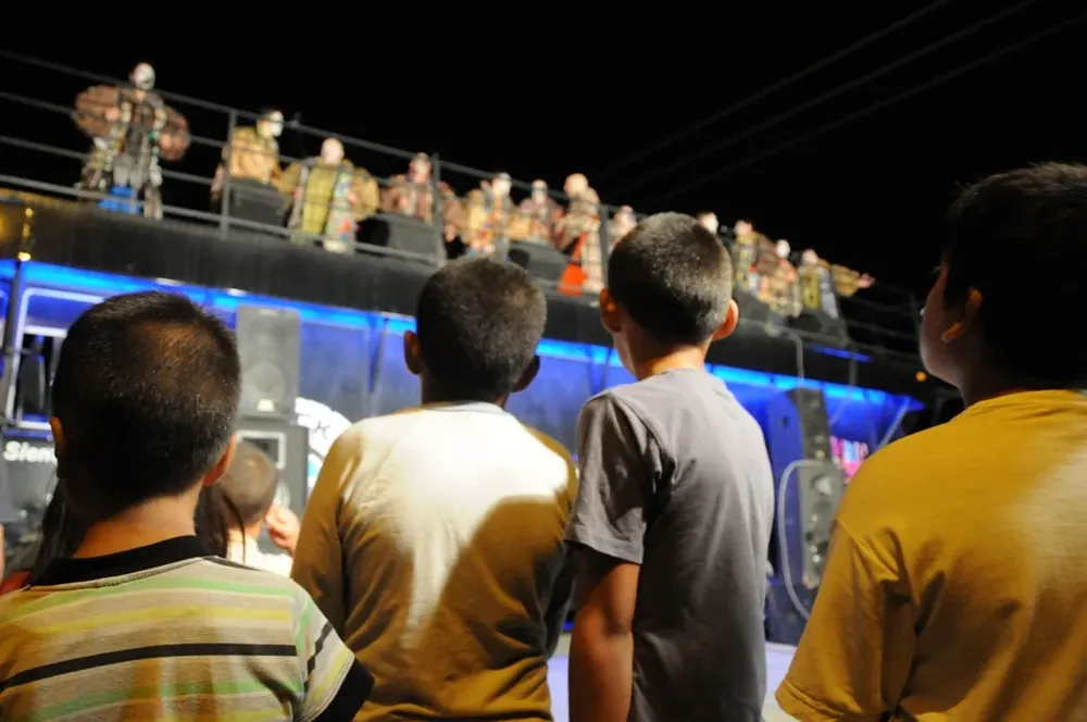 La murga Momolandia en un Rondamomo en Villa Foresti