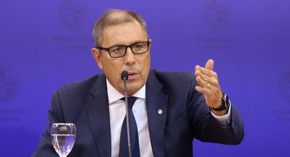 El ministro de Economía Gabriel Oddone en la conferencia de prensa