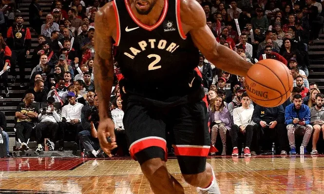 La NBA investiga el pase de Leonard por pedir casas, aviones y dinero