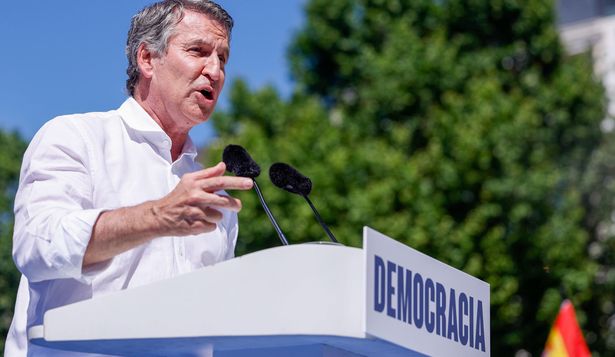 Alberto Núñez Feijóo en la multitudinaria manifestación en Madrid le exige a Pedro Sánchez: Ríndase a la democracia, convoque elecciones