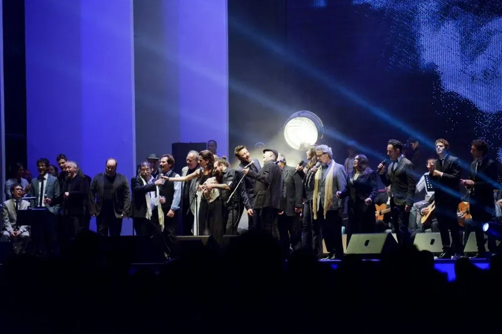 El momento de todos los músicos sobre el escenario