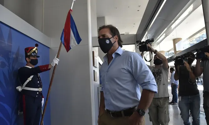 Lacalle ratifica rumbo sanitario y concede medidas económicas planteadas por el Frente Amplio