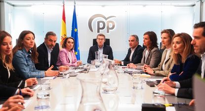Alberto Núñez Feijóo, preside la reunión del comité de dirección de PP en la sede nacional del partido, en abril de 2024 en Madrid