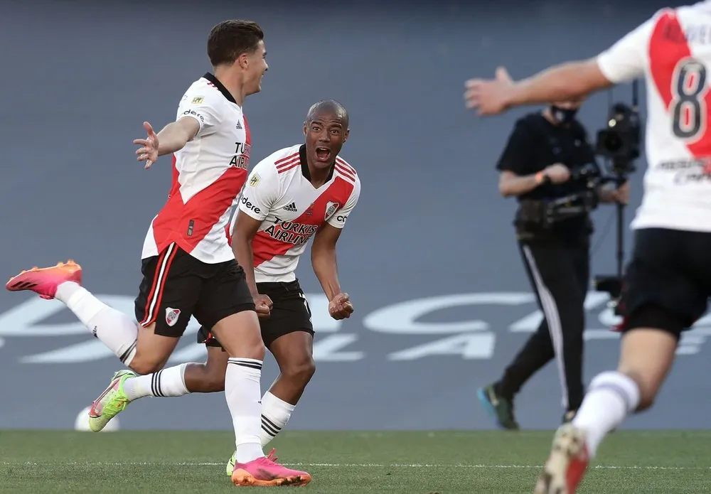 Álvarez y De La Cruz, los mejores del clásico