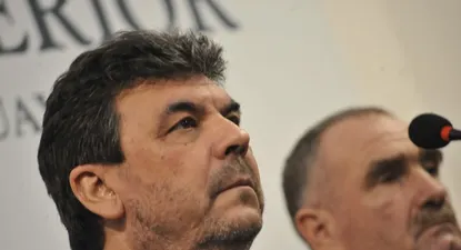 gobierno analiza prohibir porte de armas a policias que cumplan actividades privadas