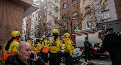 Se derrumba un edificio y buscan posibles víctimas en Badalona.