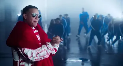 despues de las protestas, los grammy latino agregan al reggaeton entre sus nuevas categorias