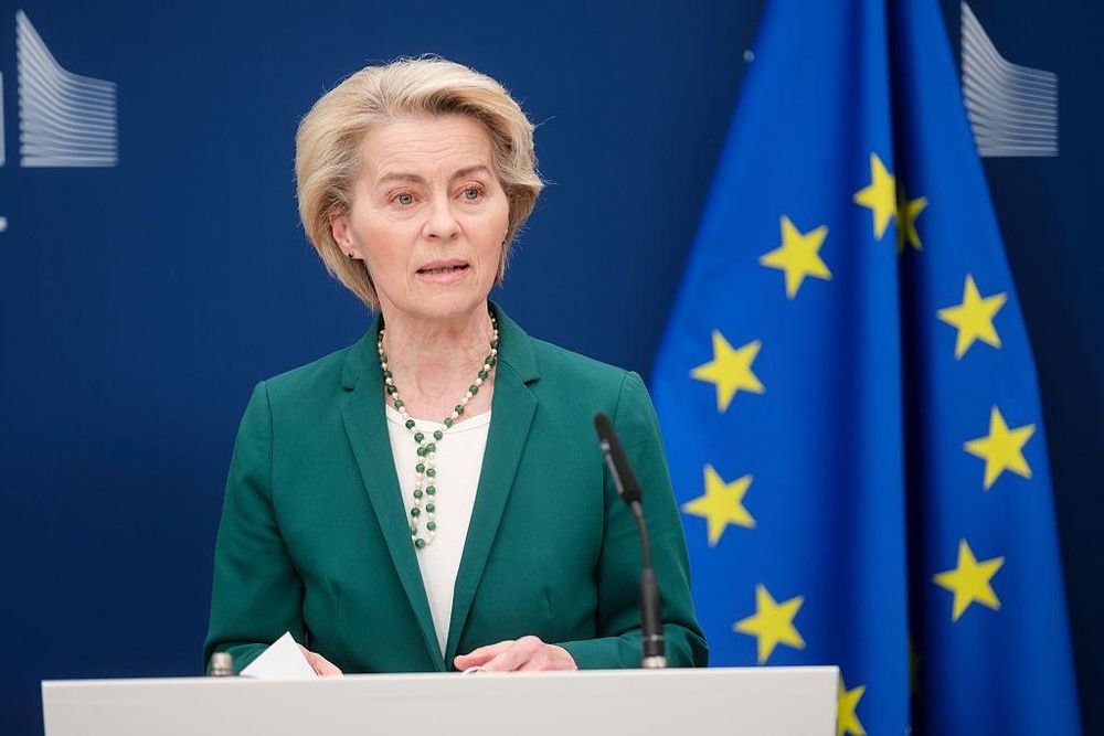 La presidenta de la Comisión Europea, Ursula von der Leyen, anunció que la UE pone en pausa sus aranceles de respuesta para "dar una oportunidad" a las negociaciones.