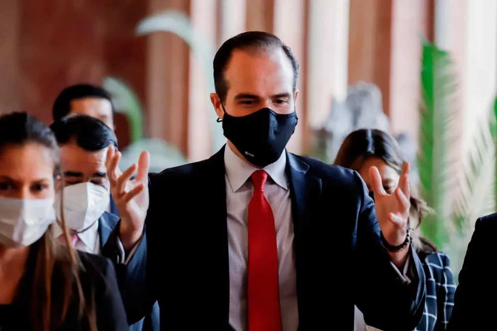 El expresidente del BID, Mauricio Claver-Carone, destituido del cargo tras una supuesta relación romántica con una subalterna