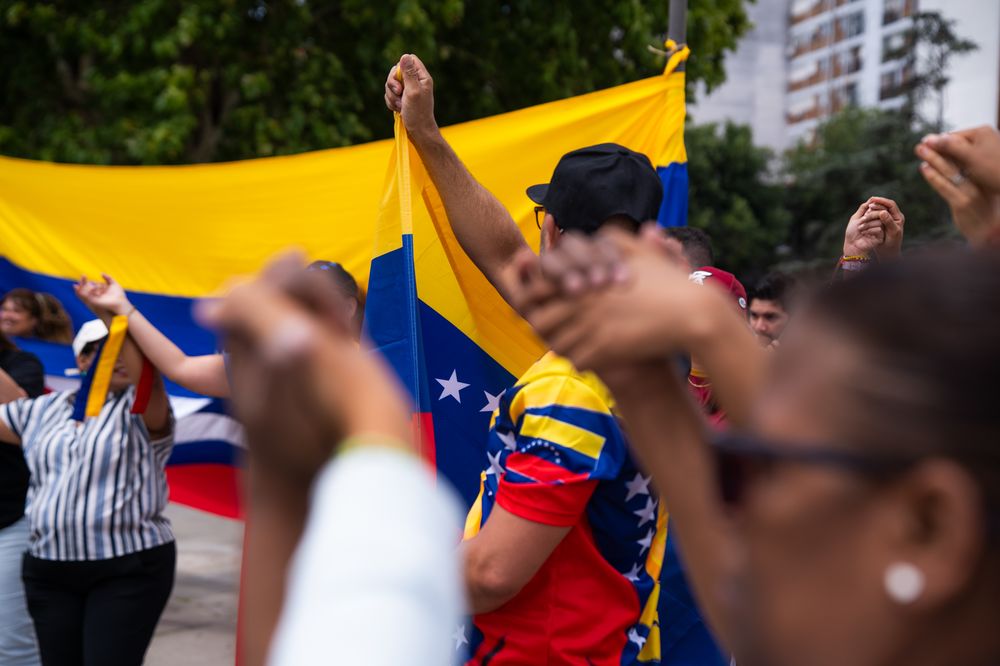 Manifestación de venezolanos en Uruguay, tras el derrocamiento de Nicolás Maduro